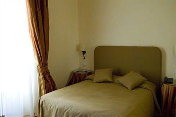 Couette-café Relais Al Senato 3*